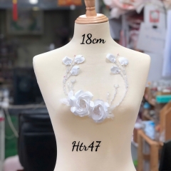 mẫu hoa ruy băng 2 hoa mẫu đơn kèm 2 chú bướm xinh xắn